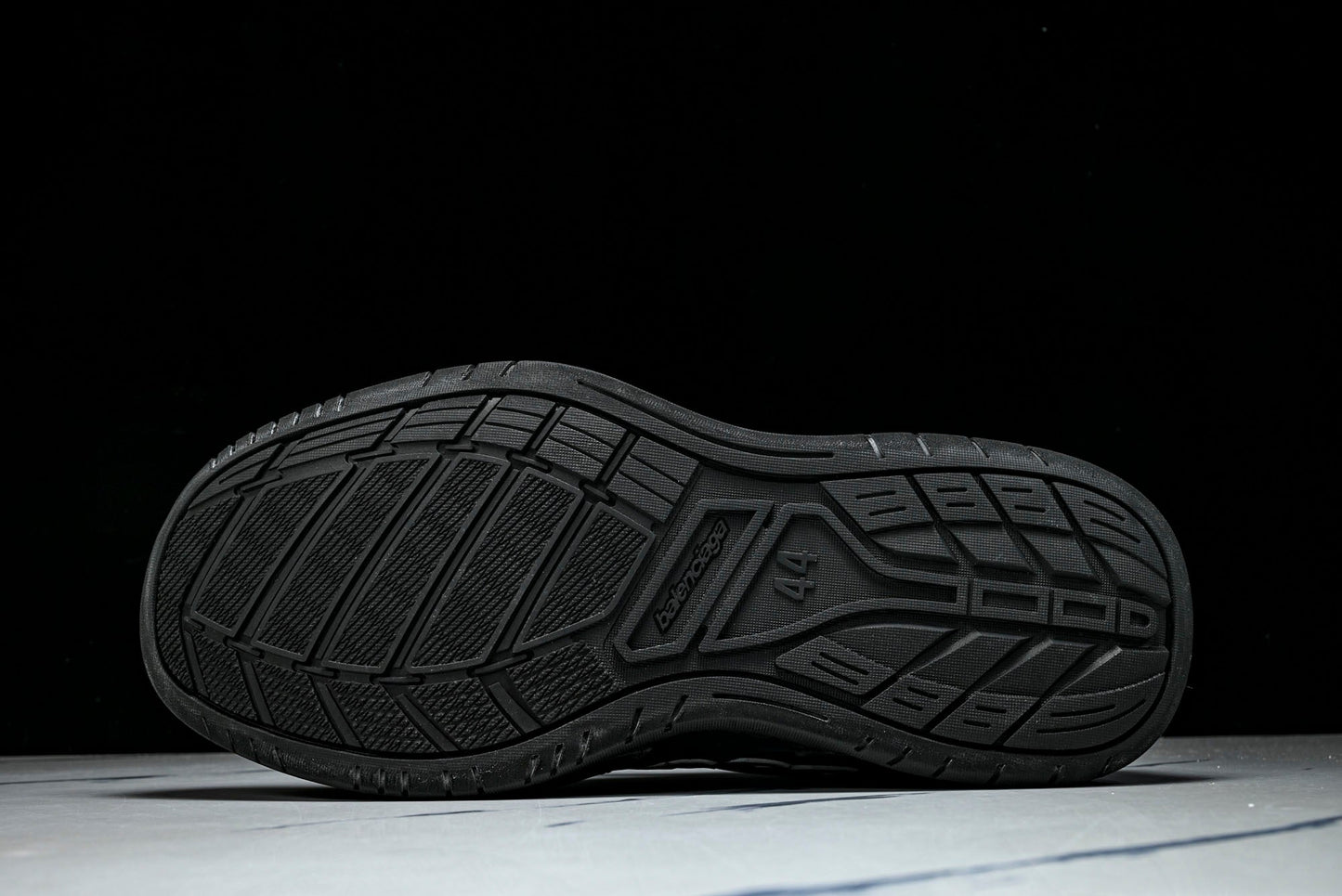 Вalenciaga Hamptons Worn-Out Sneaker 'Black'