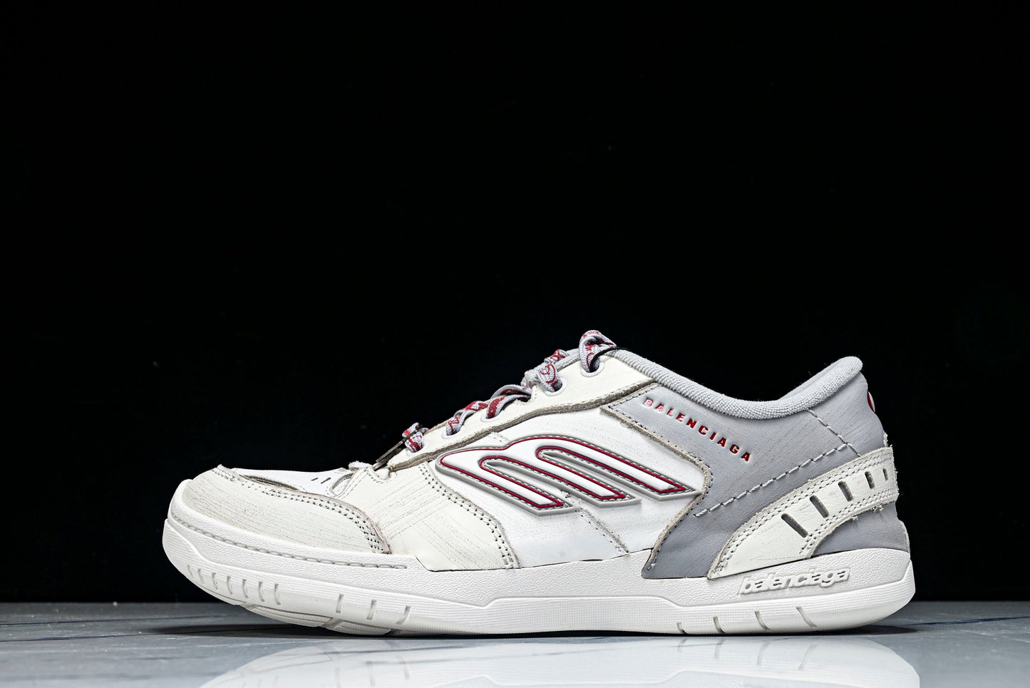Вalenciaga Hamptons Worn-Out Sneaker 'Off-White Grey Red'