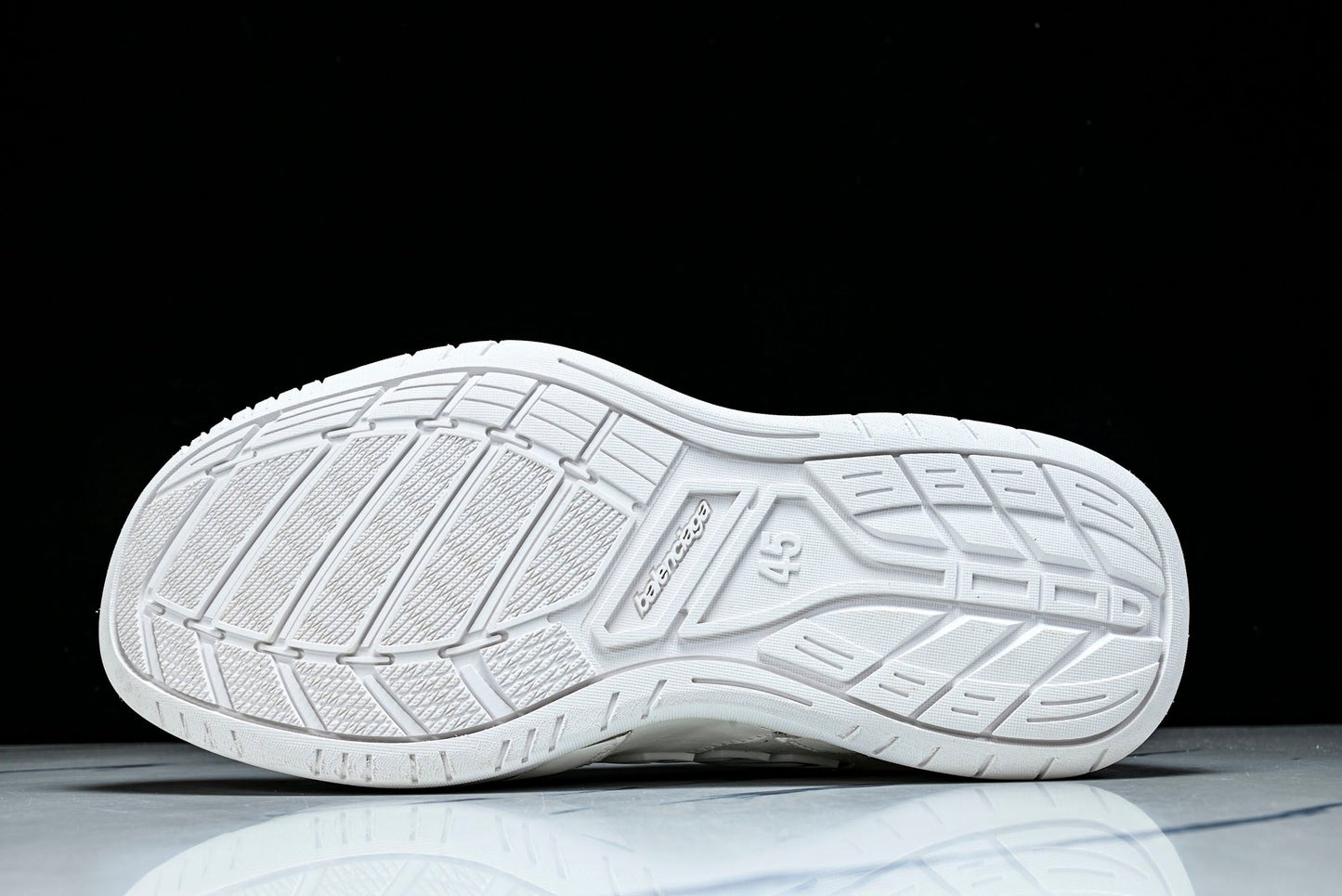 Вalenciaga Hamptons Worn-Out Sneaker 'White'