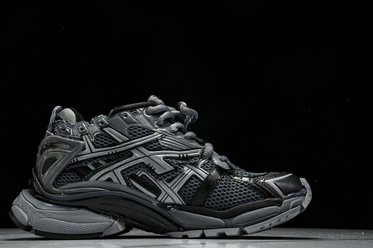 Runner 'Dark Grey Black'