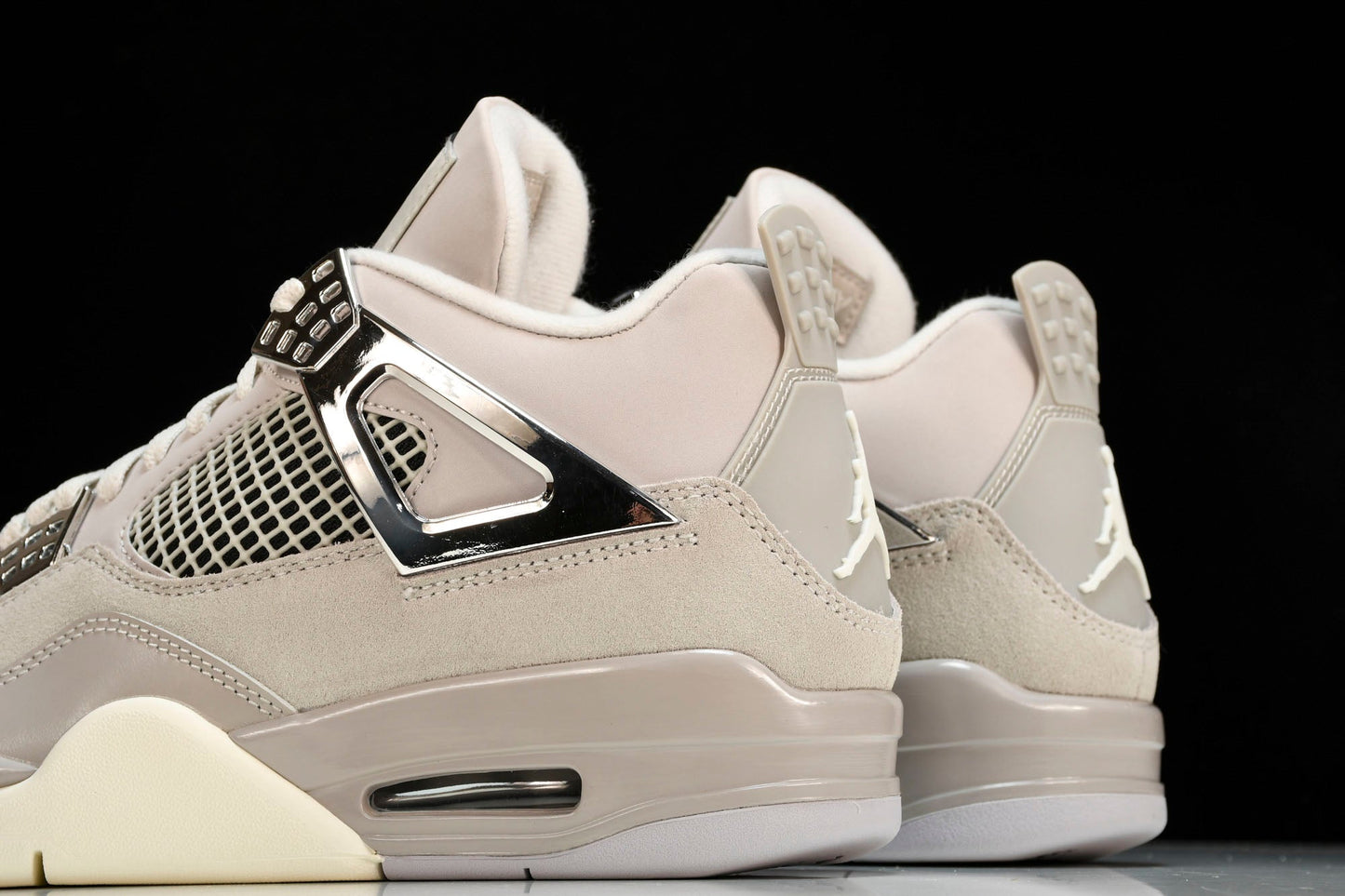 AJ4 Retro "Frozen Moments" - UK W 5 (M 5.5) / US W 7.5 (M 6) / EU 38.5