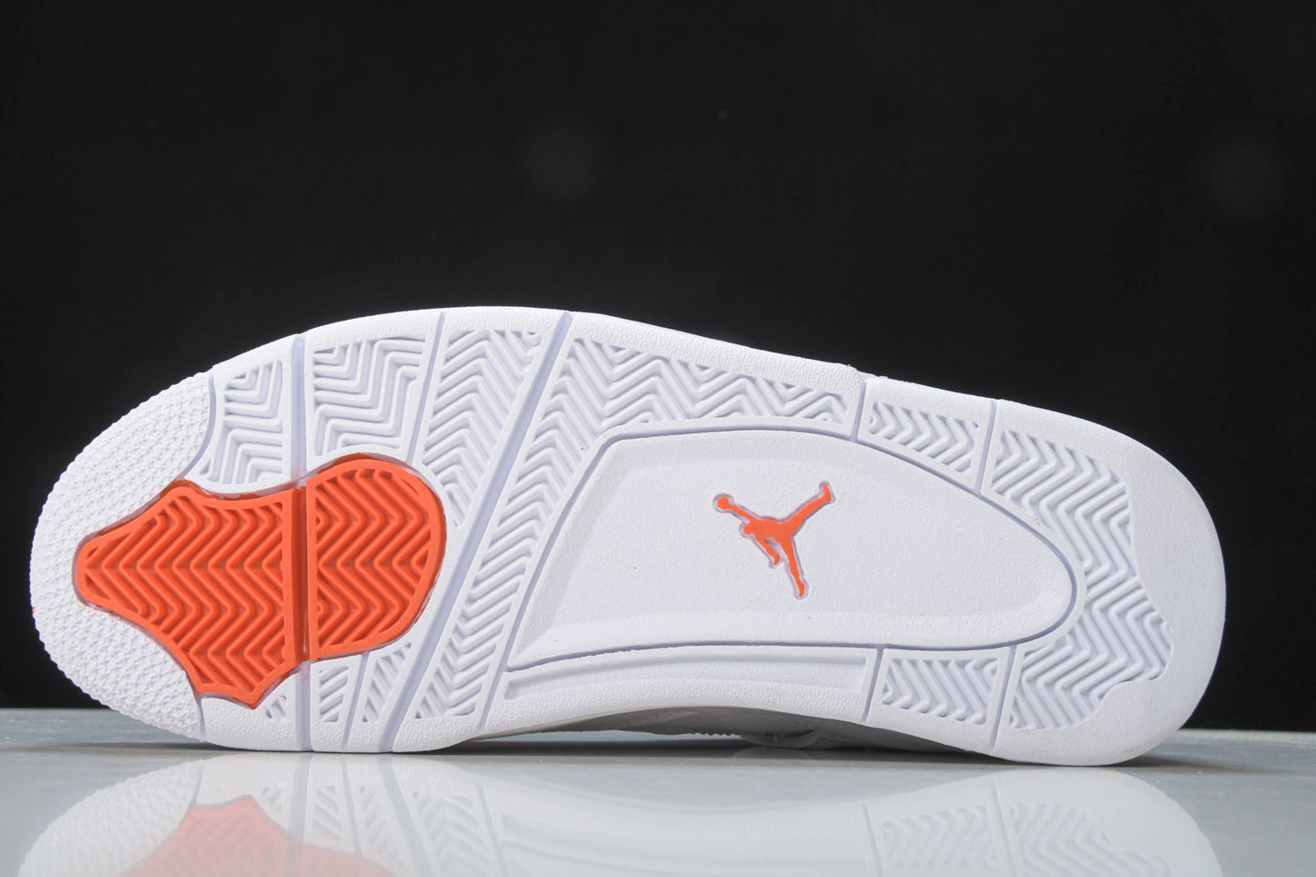 AJ4 Retro OG 'Orange Metallic' - UK 9.5 / US 10.5 / EU 44.5