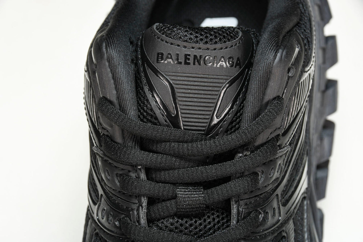 Defender (Bouncer) Sneaker 'Black' - UK 11 / US 12 / EU 45