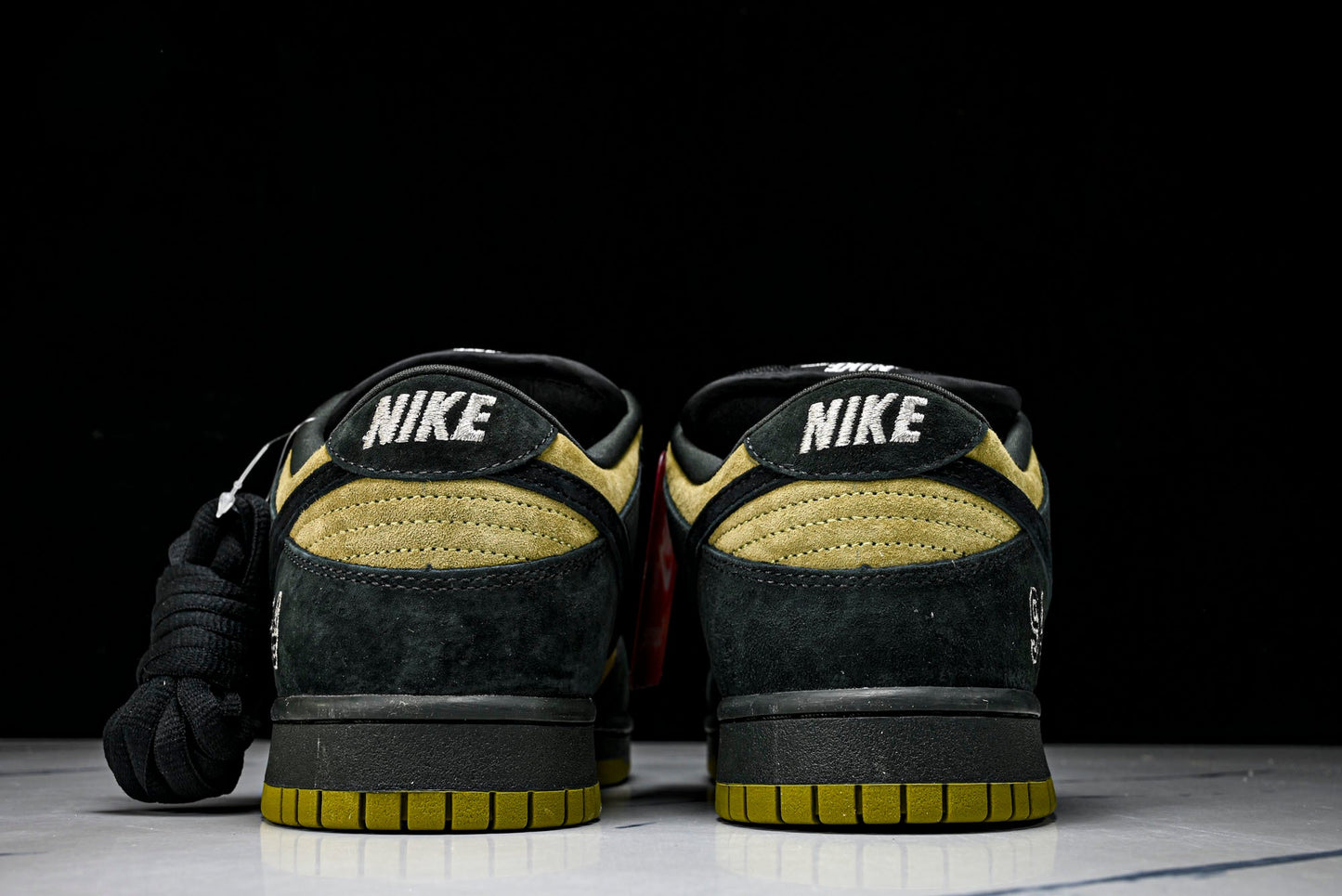 SB Dnk Low x Supreme 94 Camper Green