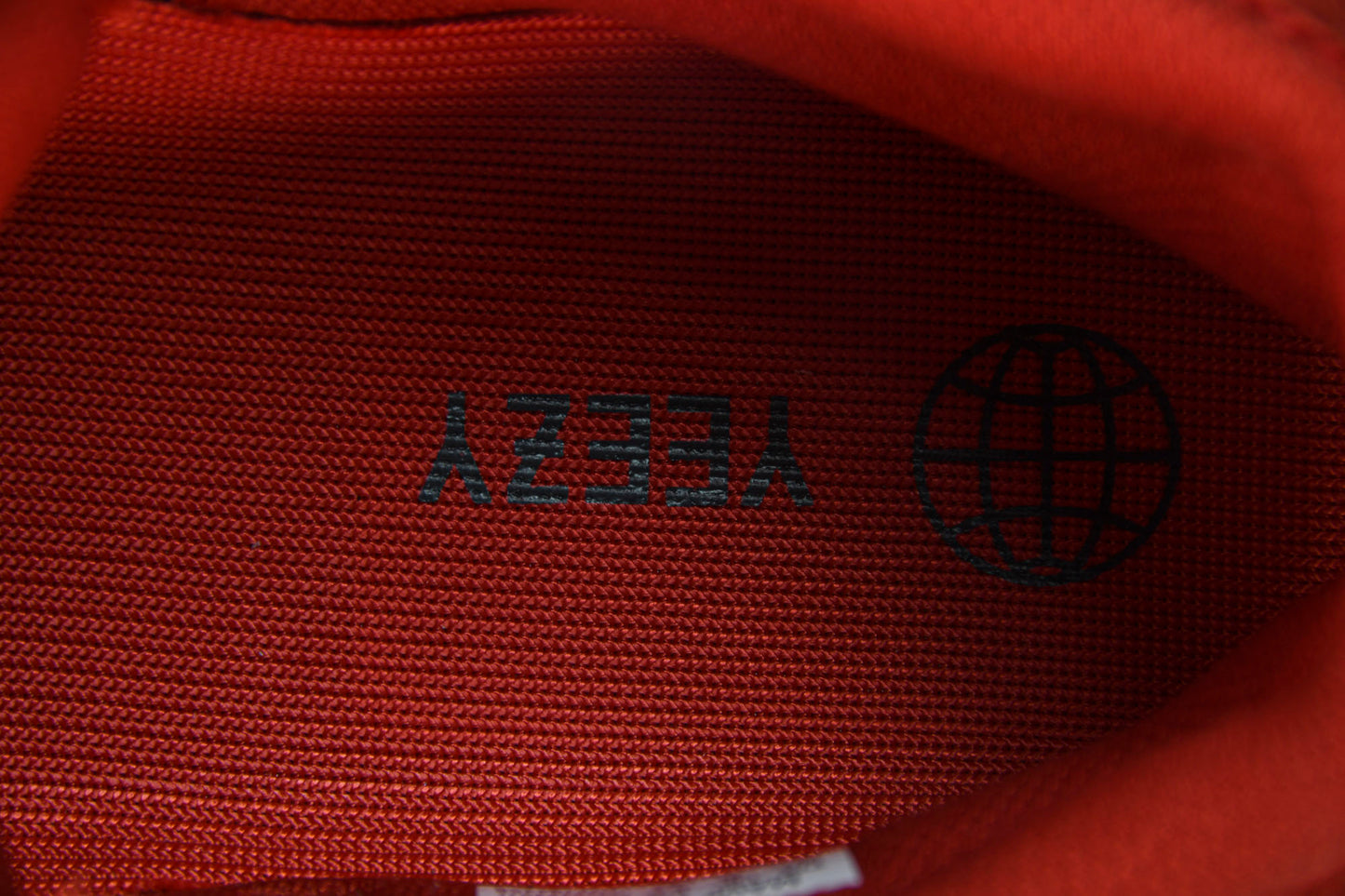Yzy Boost 700 Hi-Res Red