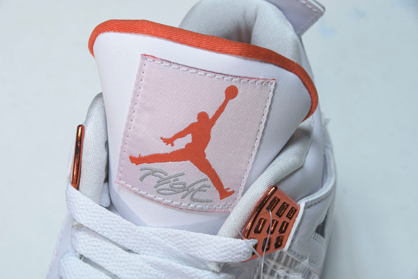 AJ4 Retro OG 'Orange Metallic' - UK 9.5 / US 10.5 / EU 44.5