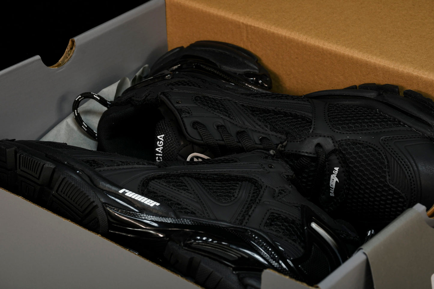 Runner 'Triple Black - Matte'