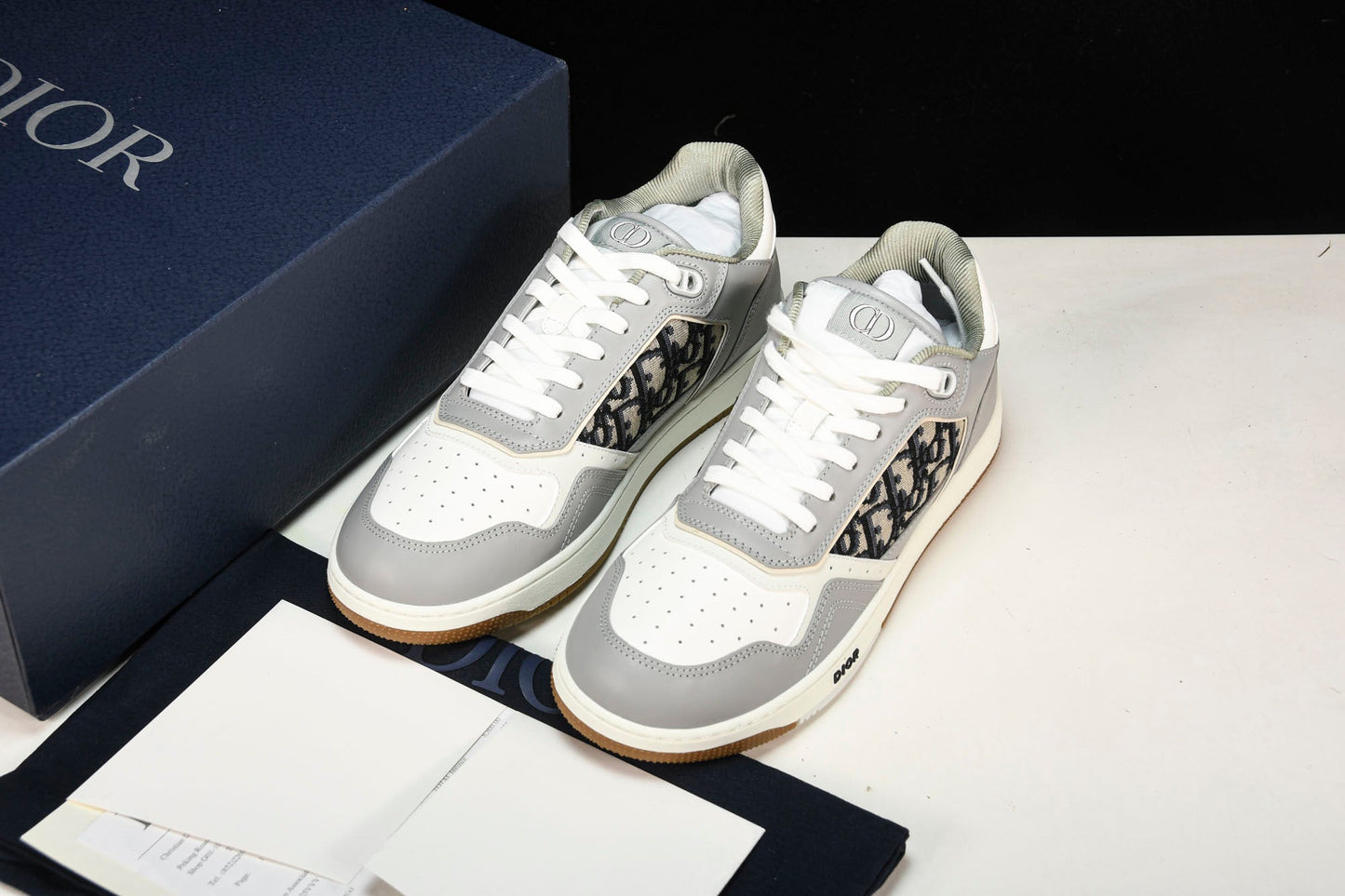 D1or B27 Low Oblique 'Grey White' - UK 9 / US 10 / EU 43