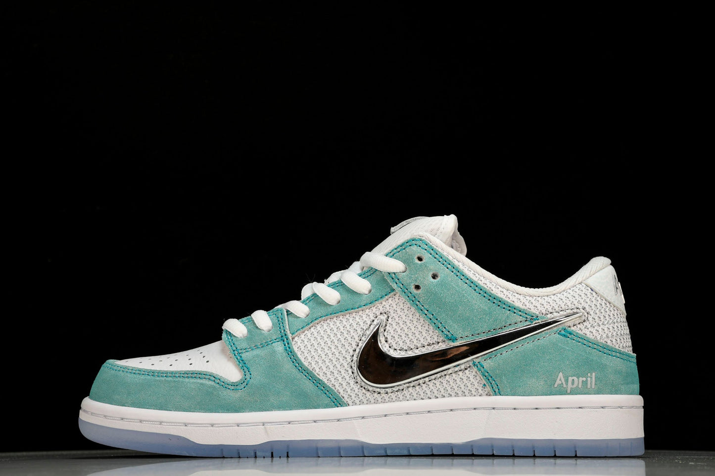 SB Dnk Low x April Skateboards - UK 4 (W 3.5) / US 4.5 (W 6) / EU 36.5