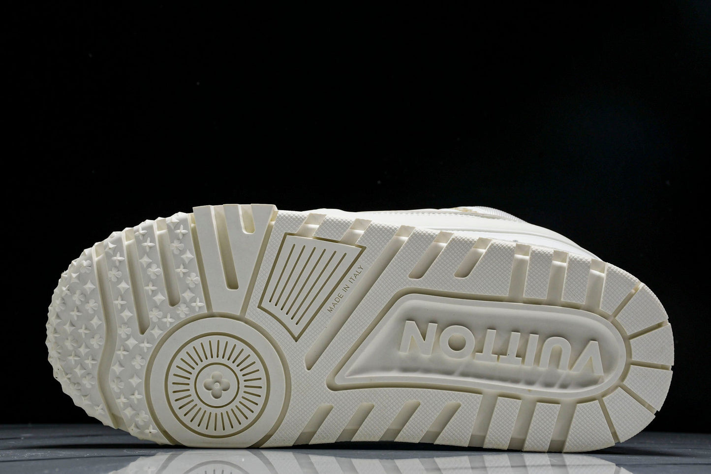 Louis Vuittоп Trainer Maxi 'White'