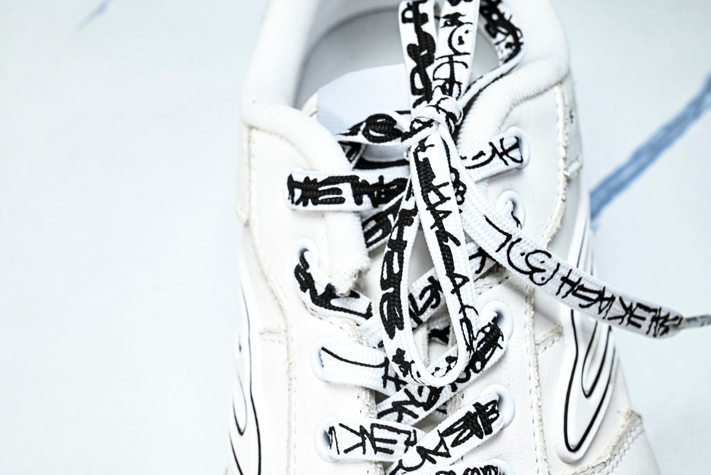 Вalenciaga Hamptons Worn-Out Sneaker 'White'