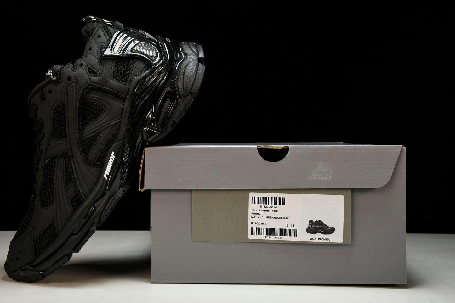 Runner 'Triple Black - Matte' - UK 10 / US 11 / EU 44