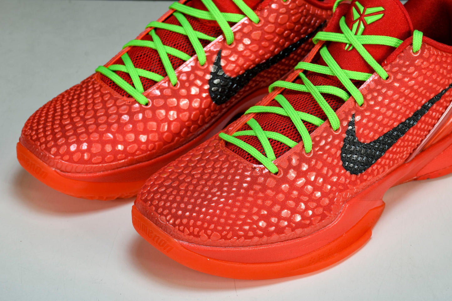Kobe 6 Protro 'Reverse Grinch' - UK 6 / US 7 / EU 40
