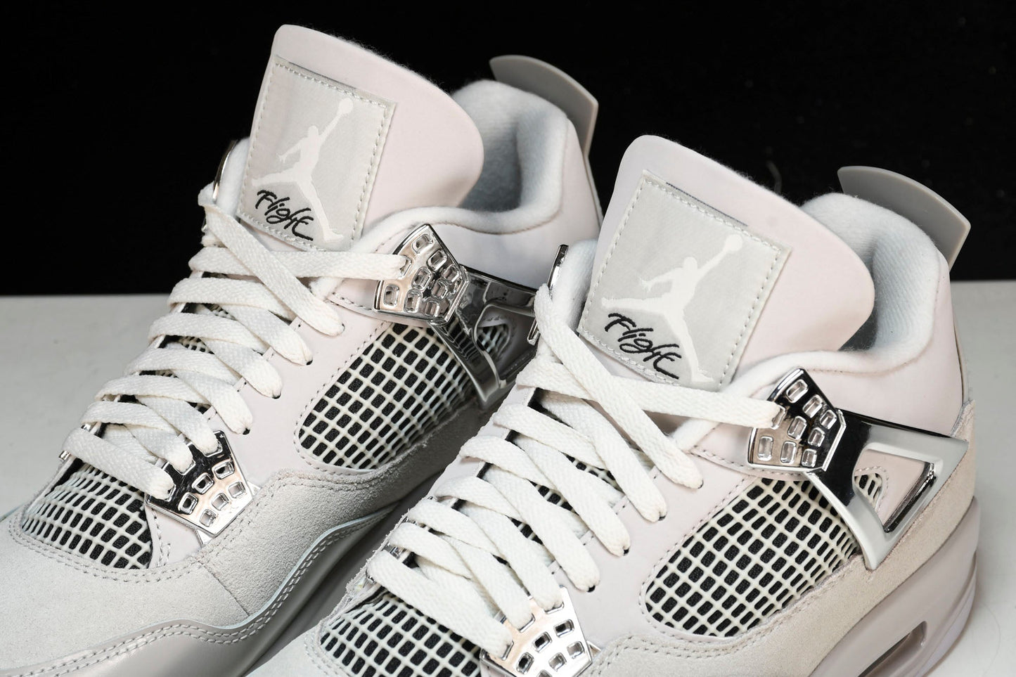 AJ4 Retro "Frozen Moments" - UK W 5 (M 5.5) / US W 7.5 (M 6) / EU 38.5