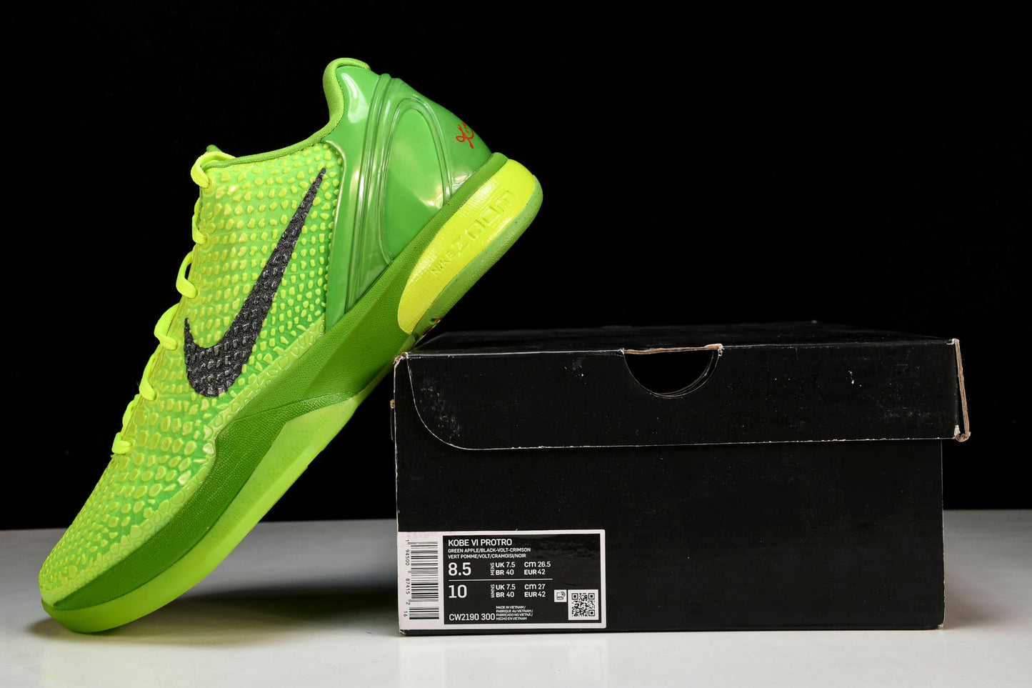 Kobe 6 Protro 'Grinch' - UK 7.5 / US 8.5 / EU 42