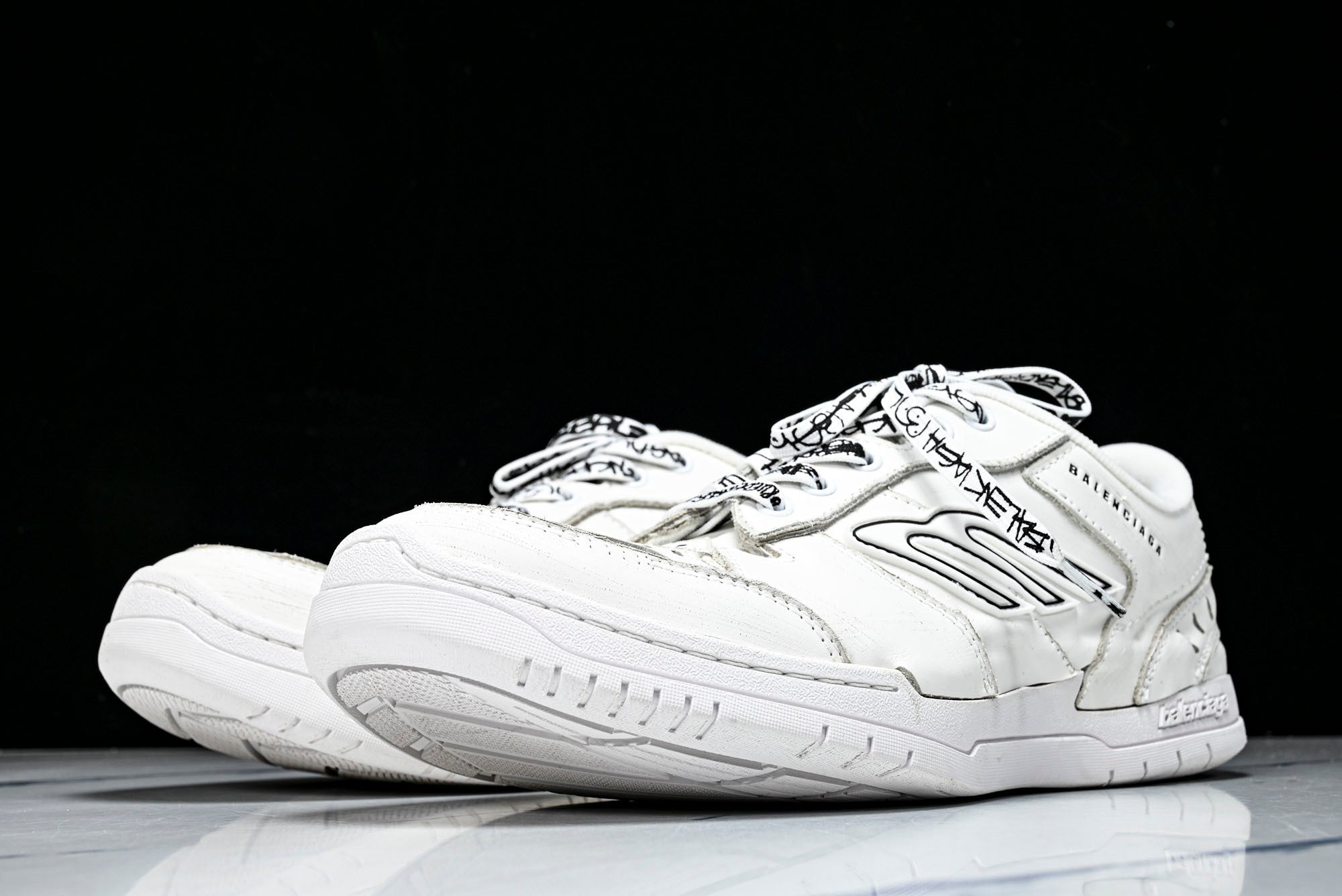 Вalenciaga Hamptons Worn-Out Sneaker 'White'