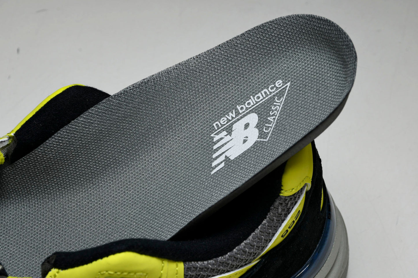 NB 992 'Neon Yellow Black'