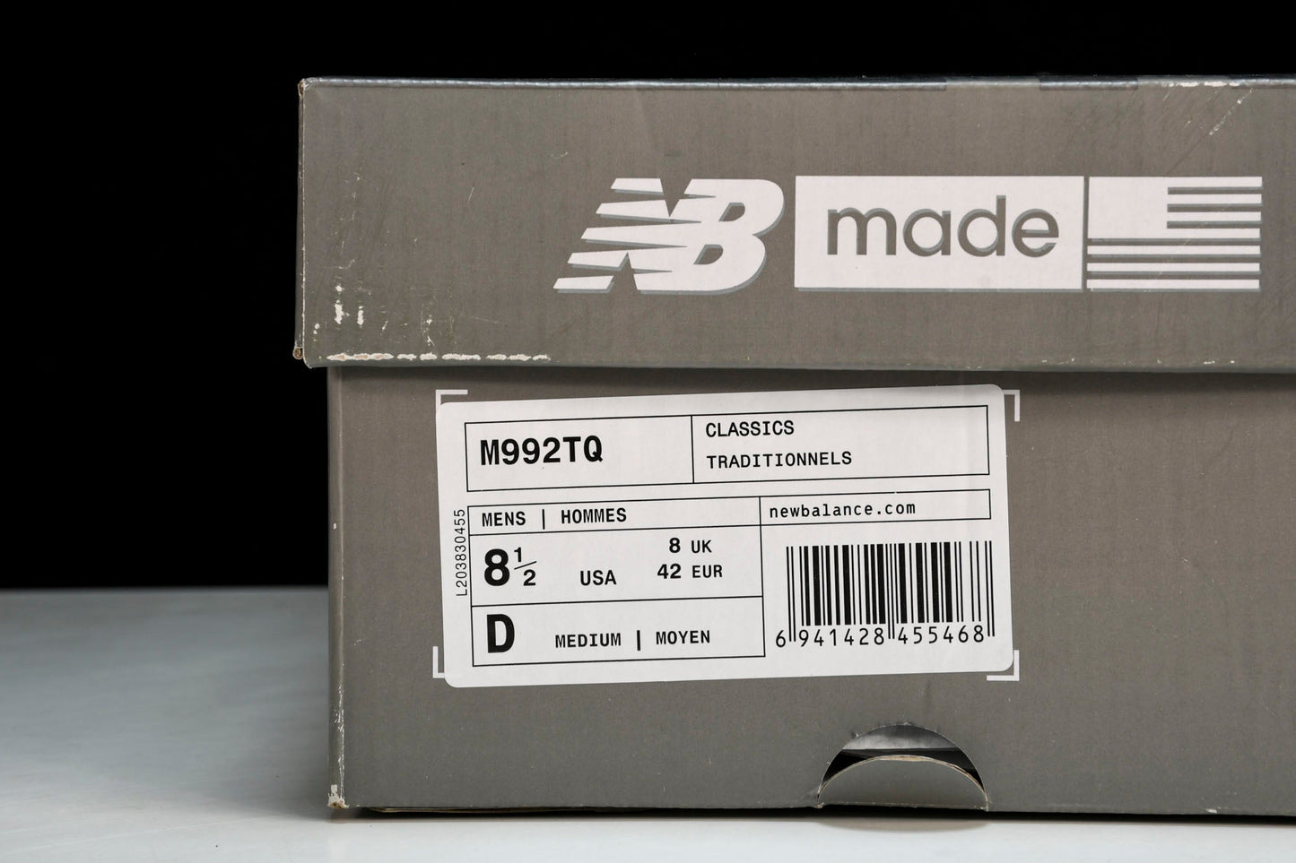NB 992 'Black Grey Volt'