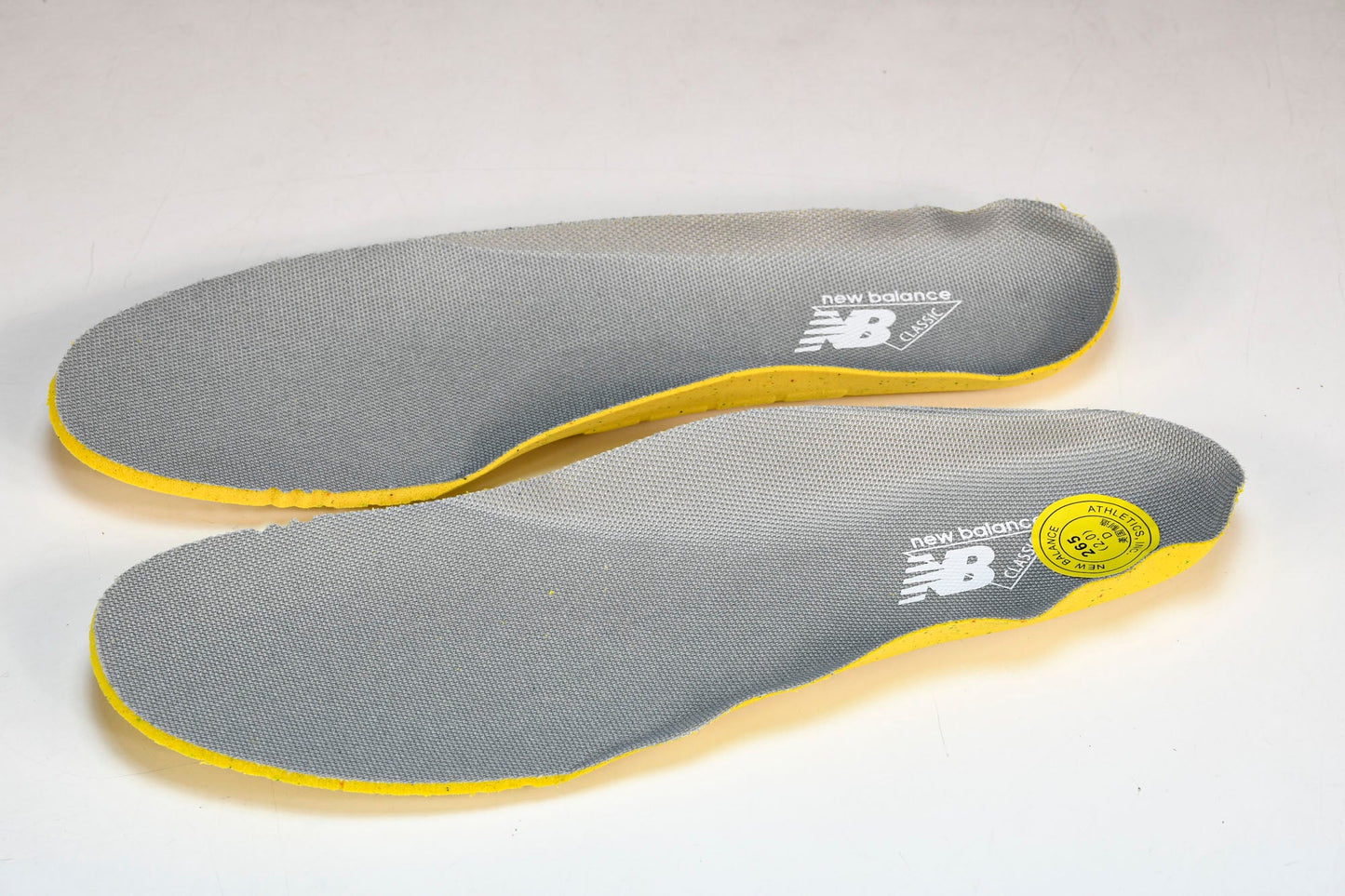 NB 992 'Black Grey Volt'