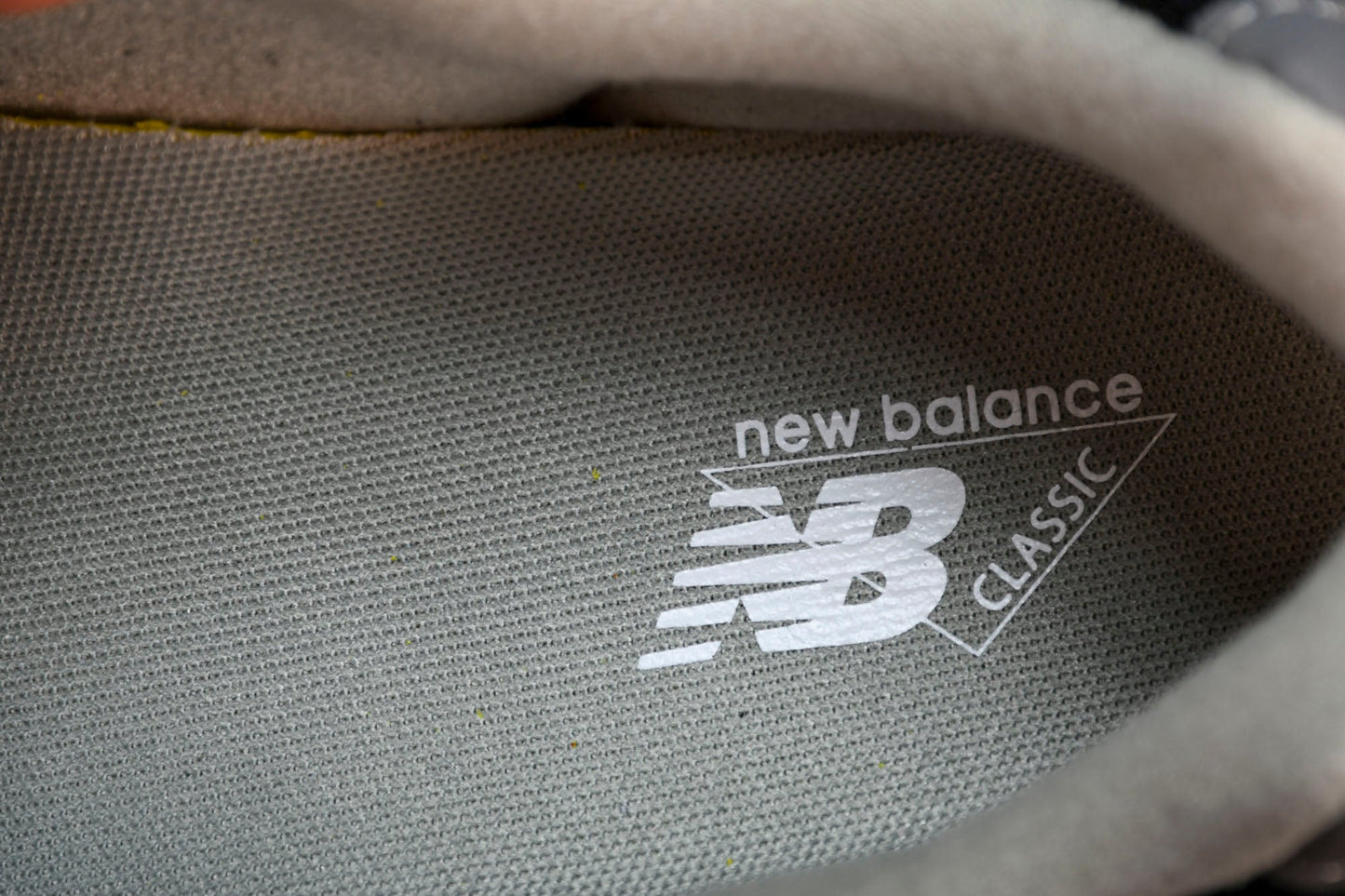 NB 992 'Black Grey Suede'