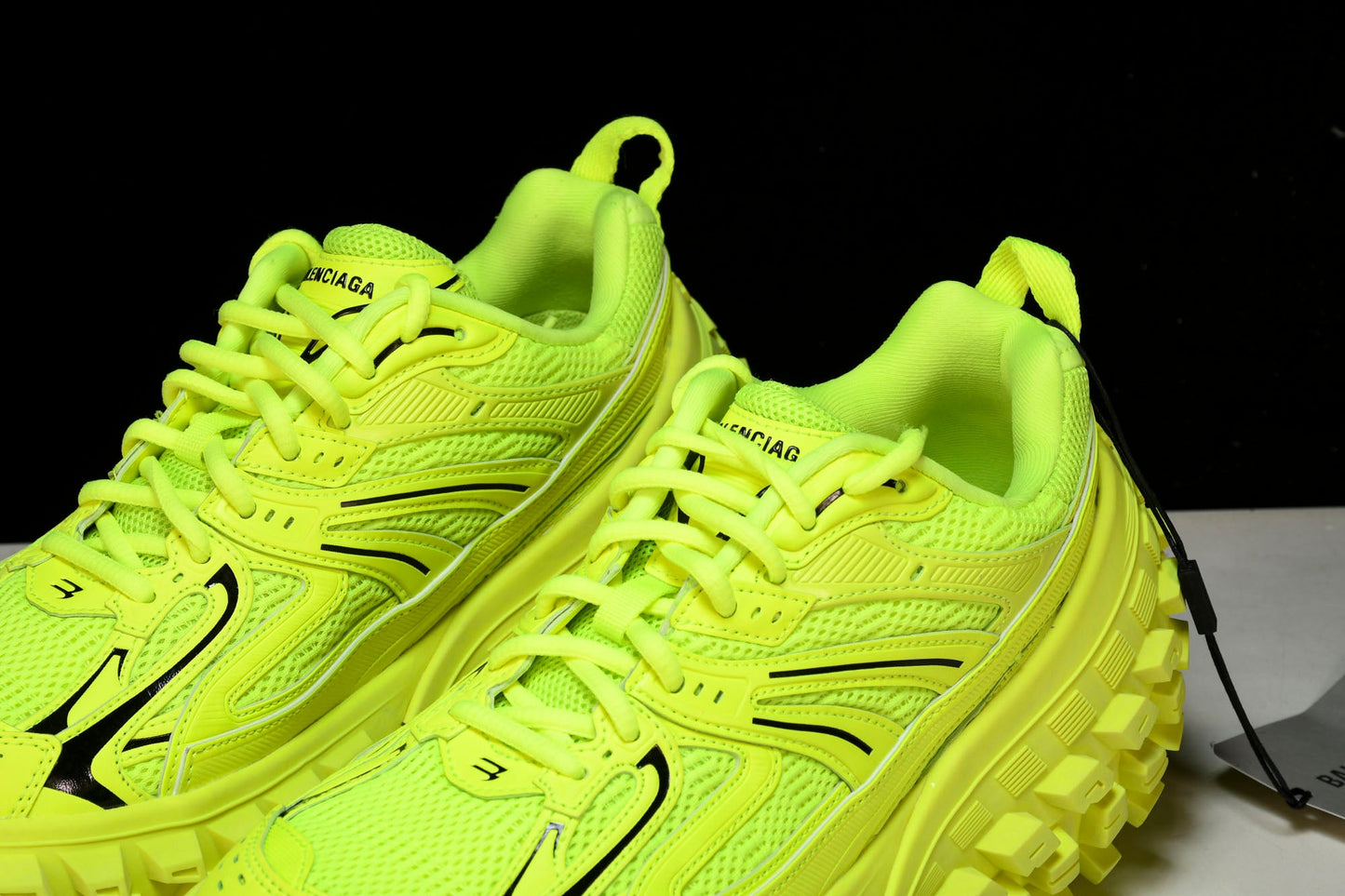 Defender (Bouncer) Sneaker 'Neon Yellow'