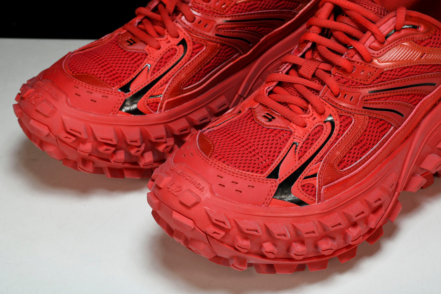 Defender (Bouncer) Sneaker 'Red'