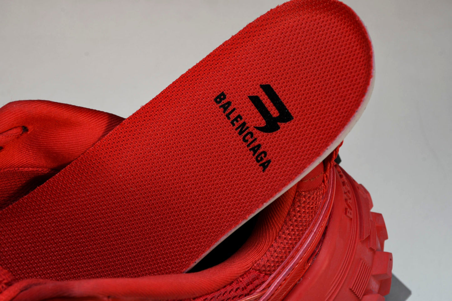 Defender (Bouncer) Sneaker 'Red'
