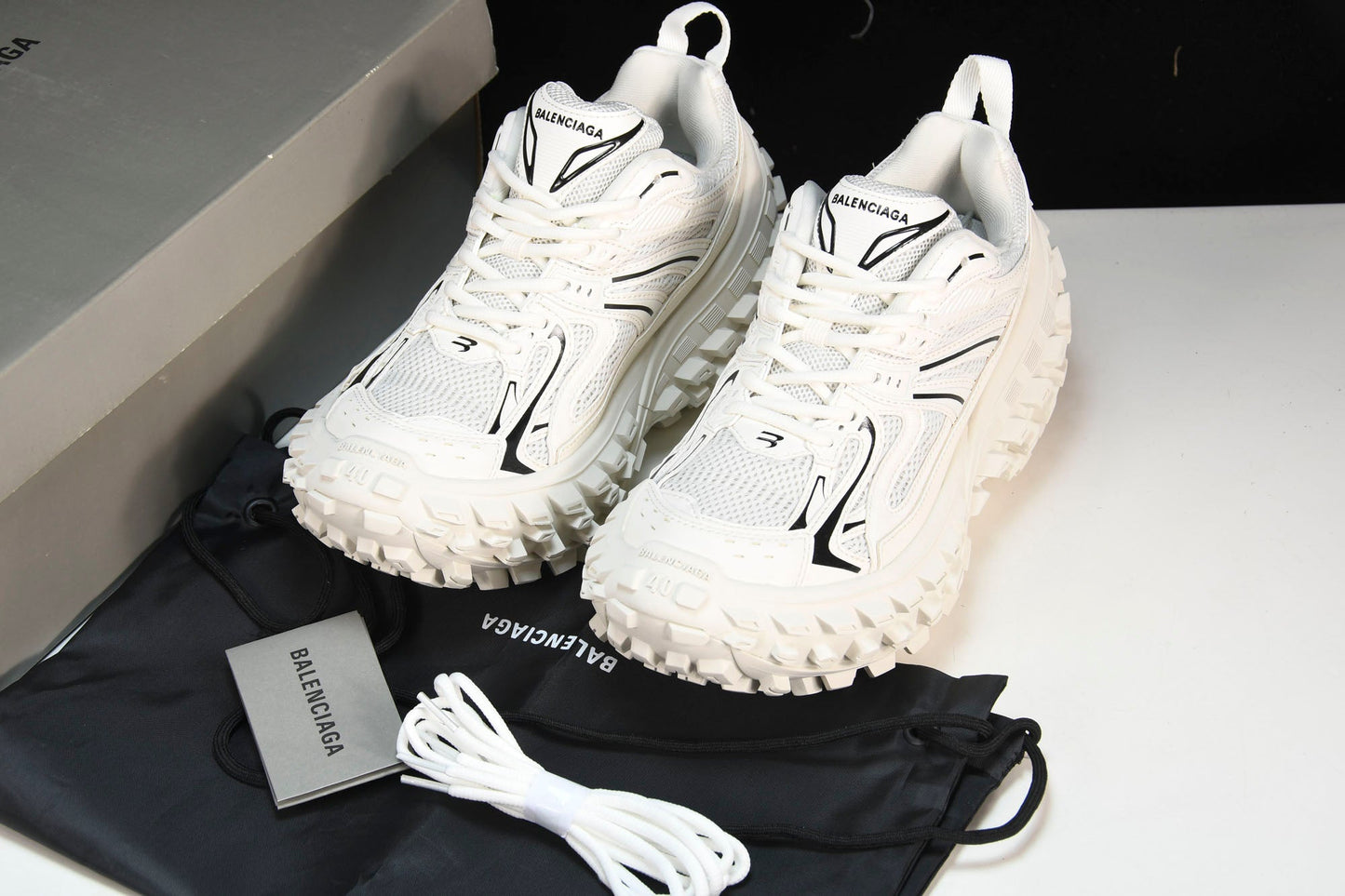 Defender (Bouncer) Sneaker 'White'