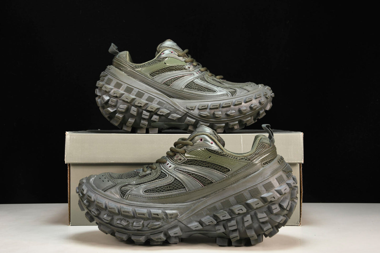 Defender (Bouncer) Sneaker 'Olive'