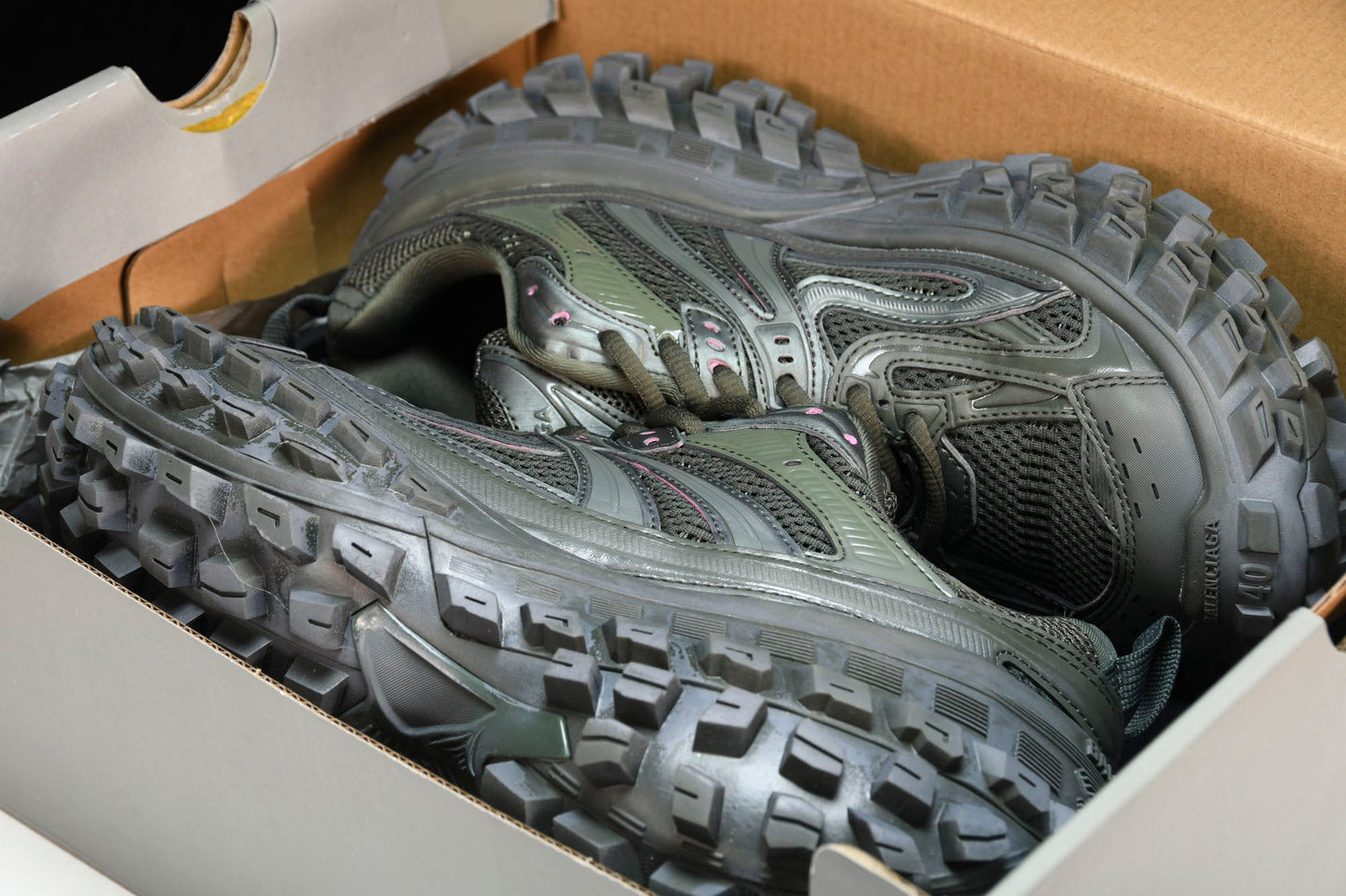 Defender (Bouncer) Sneaker 'Olive'