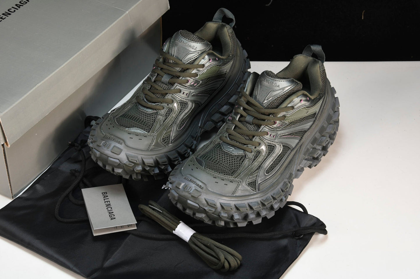 Defender (Bouncer) Sneaker 'Olive'