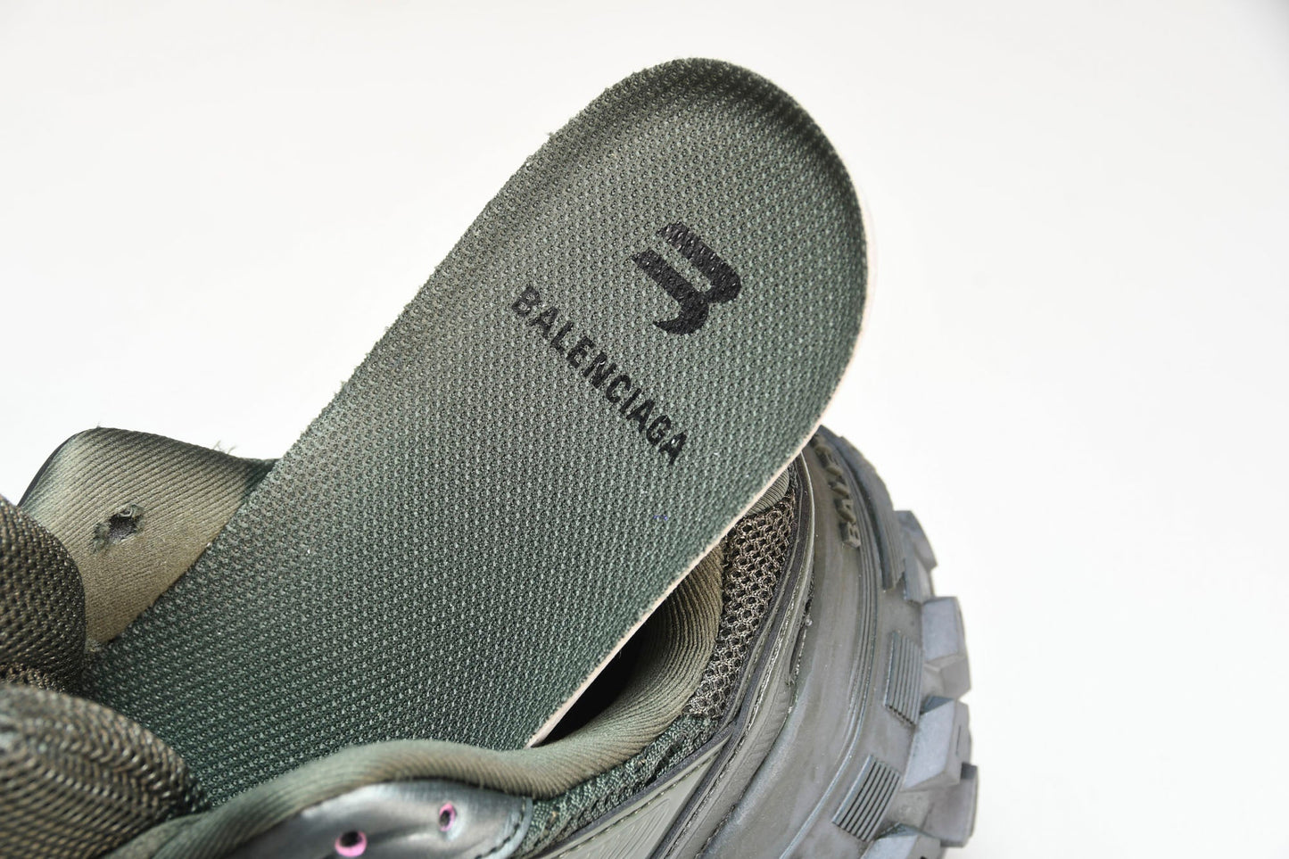 Defender (Bouncer) Sneaker 'Olive'