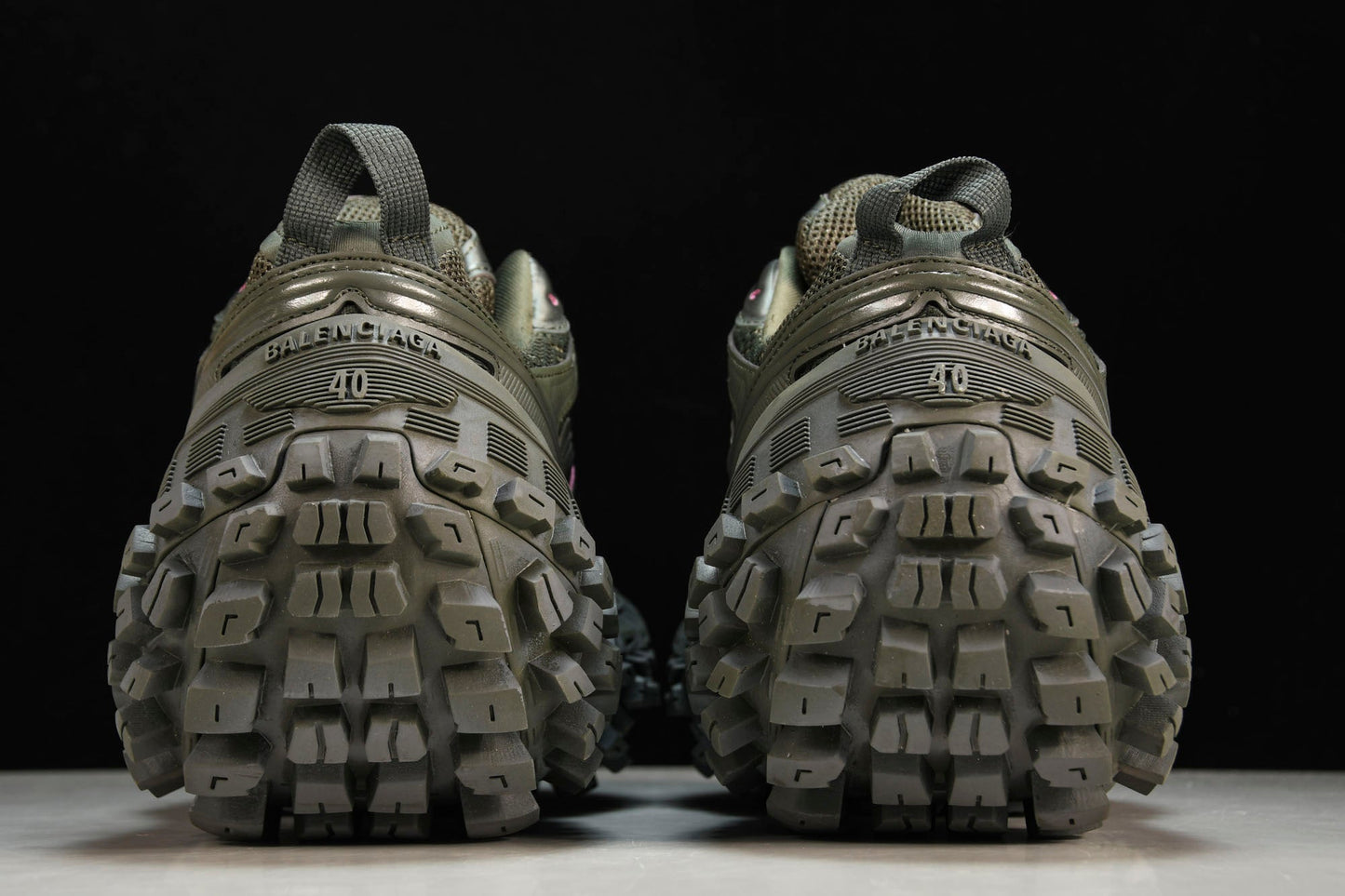 Defender (Bouncer) Sneaker 'Olive'