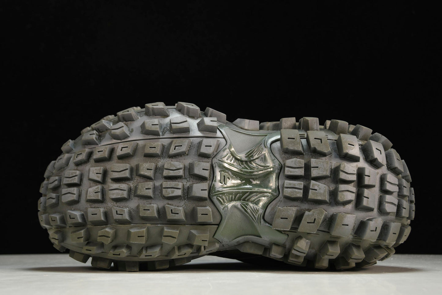 Defender (Bouncer) Sneaker 'Olive'