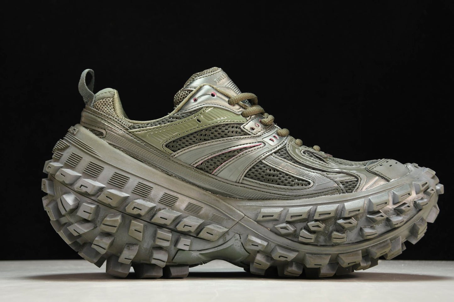 Defender (Bouncer) Sneaker 'Olive'