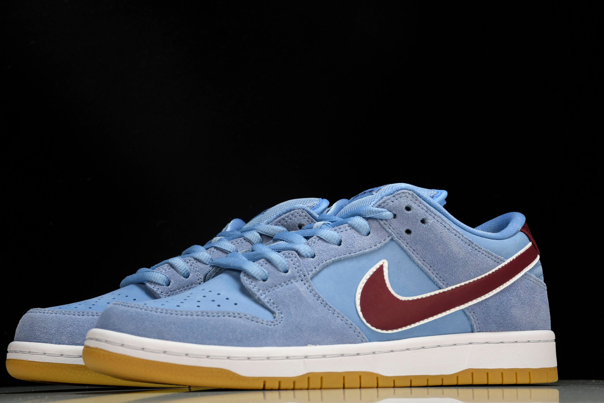 SB Dnk Low 'Philadelphia Phillies'
