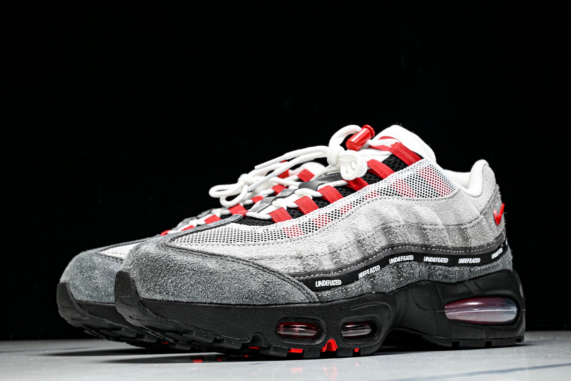 Undefeated x AM95 Geo Exclusive Pack 'Tokyo Bright Crimson'