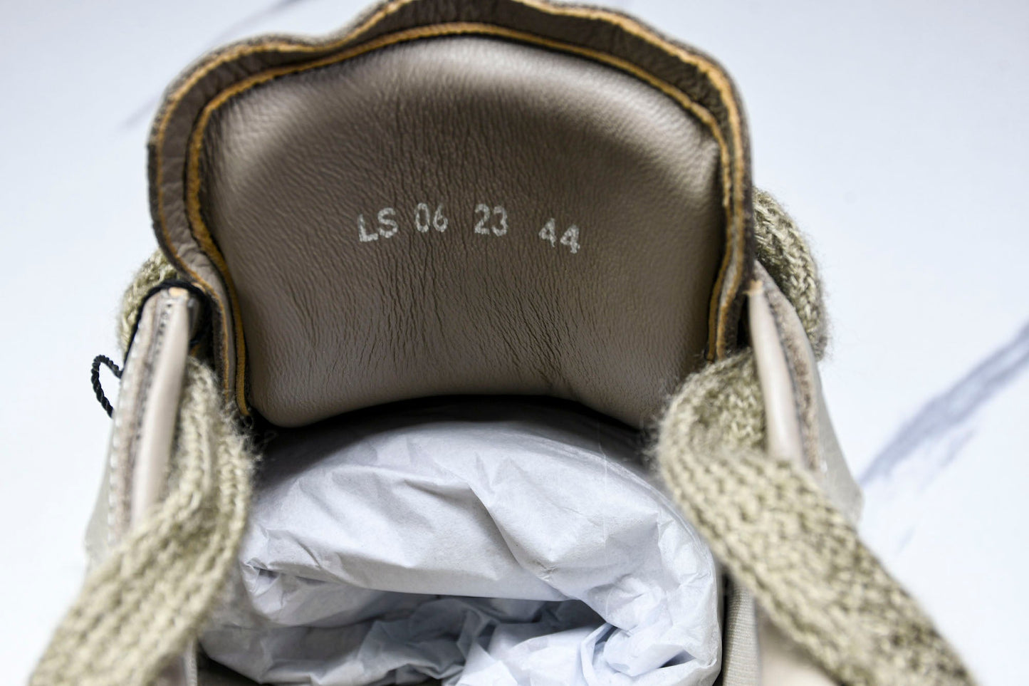 D1or B33 Gravity Leather 'Oblique Triple Beige'