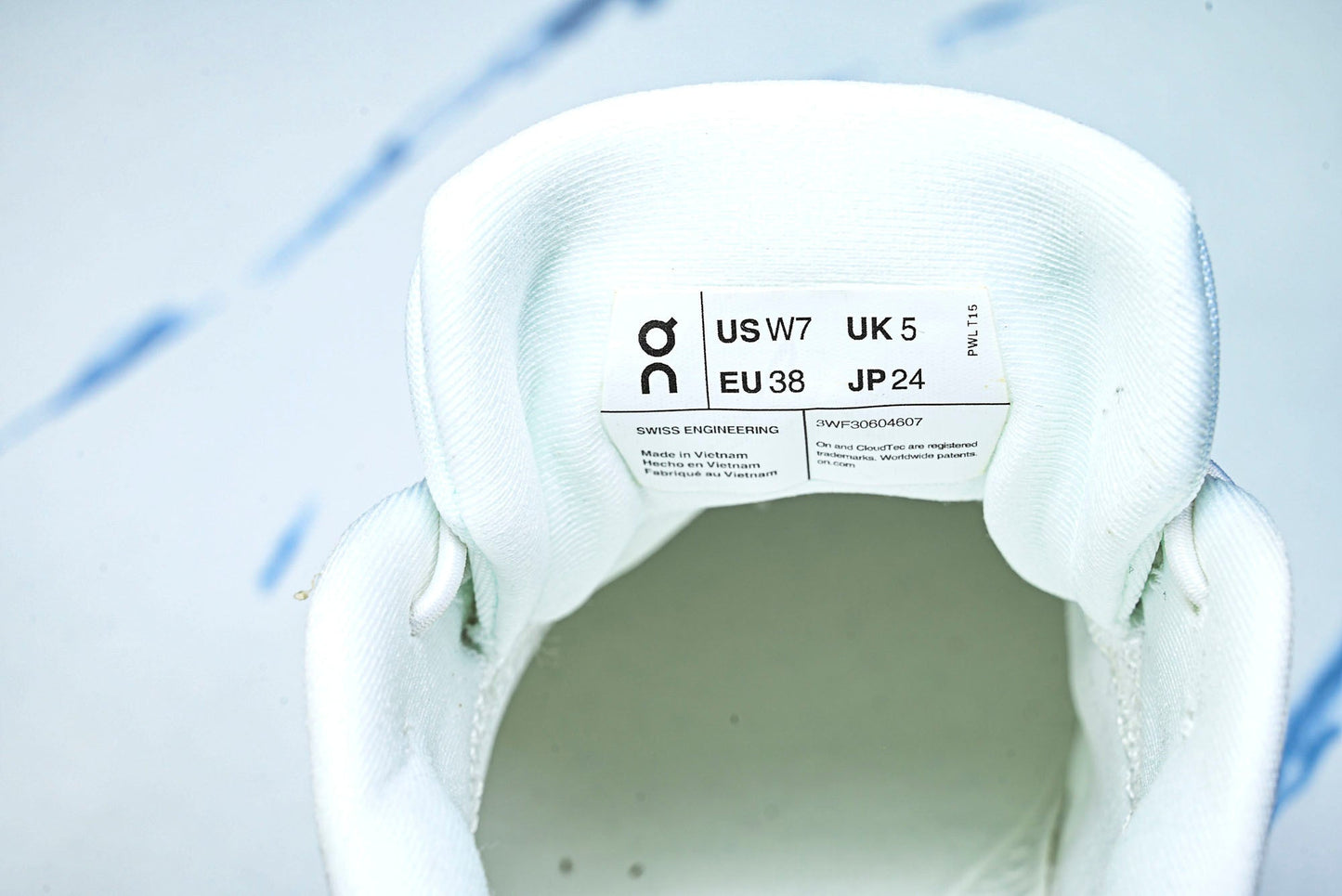 LOEWE × ON Cloudsolo 'White'