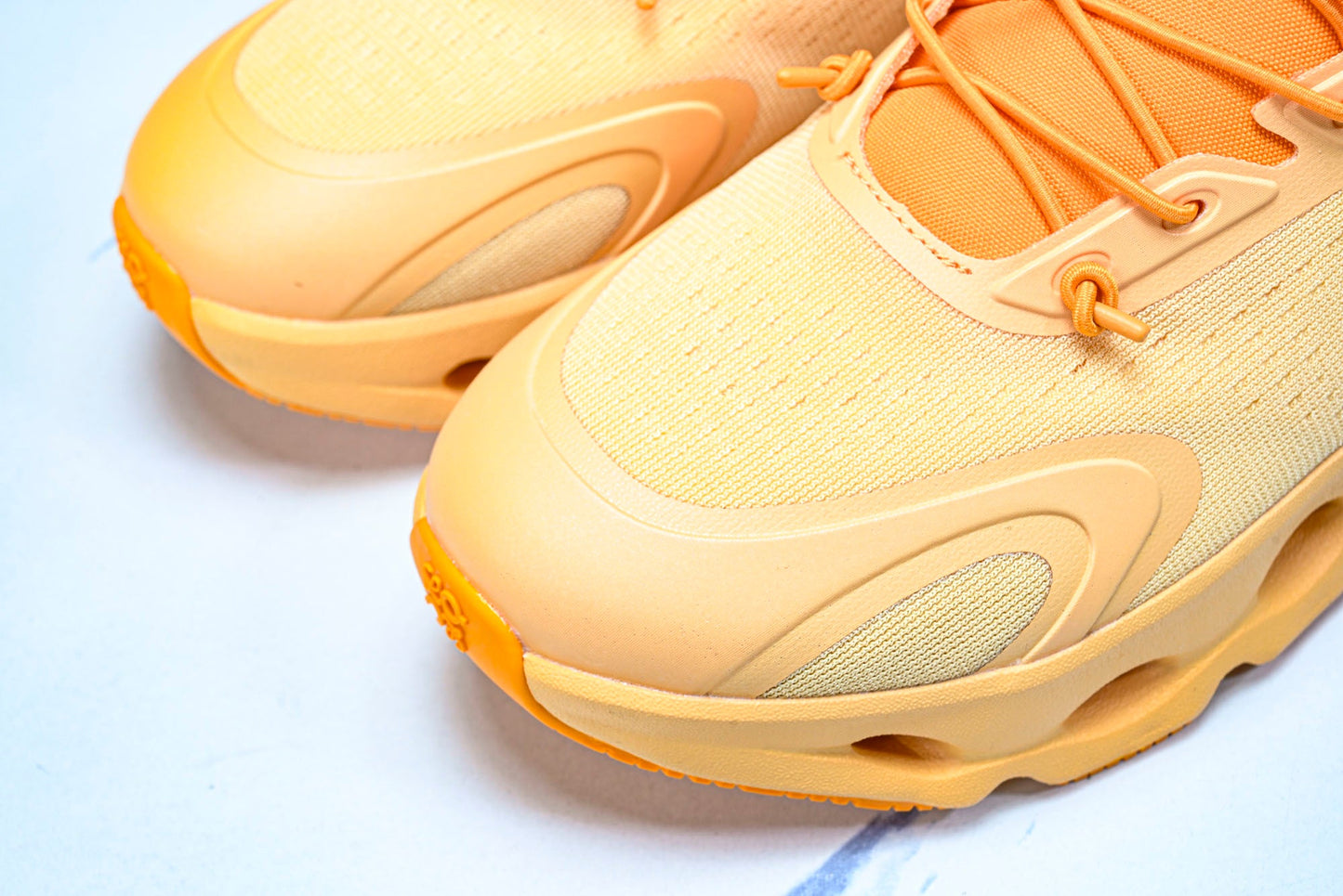 LOEWE × ON Cloudsolo 'Orange'