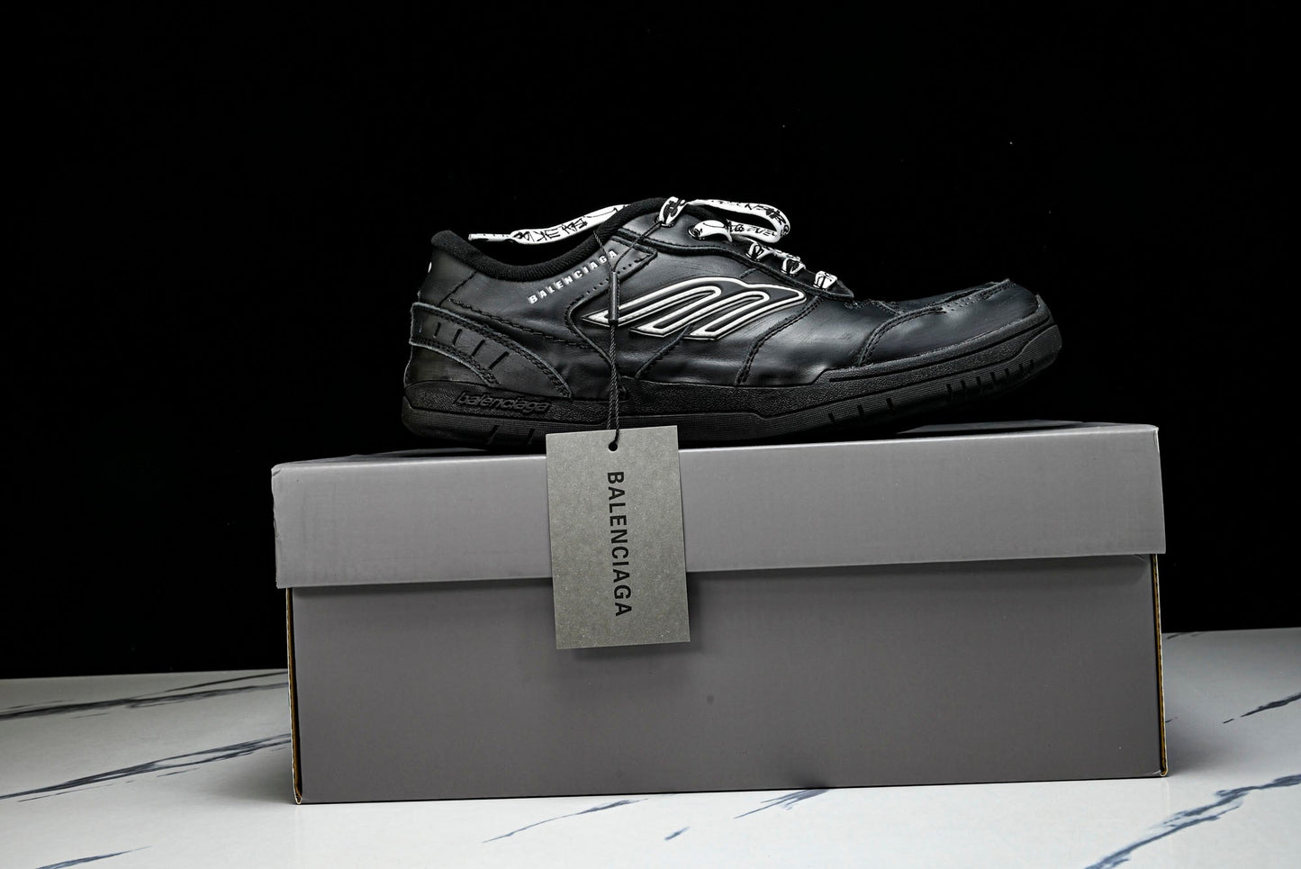 Вalenciaga Hamptons Worn-Out Sneaker 'Black'