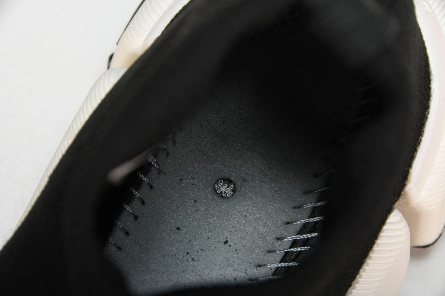 Speed 2.0 Trainers 'Black White' - UK 9 / US 10 / EU 43