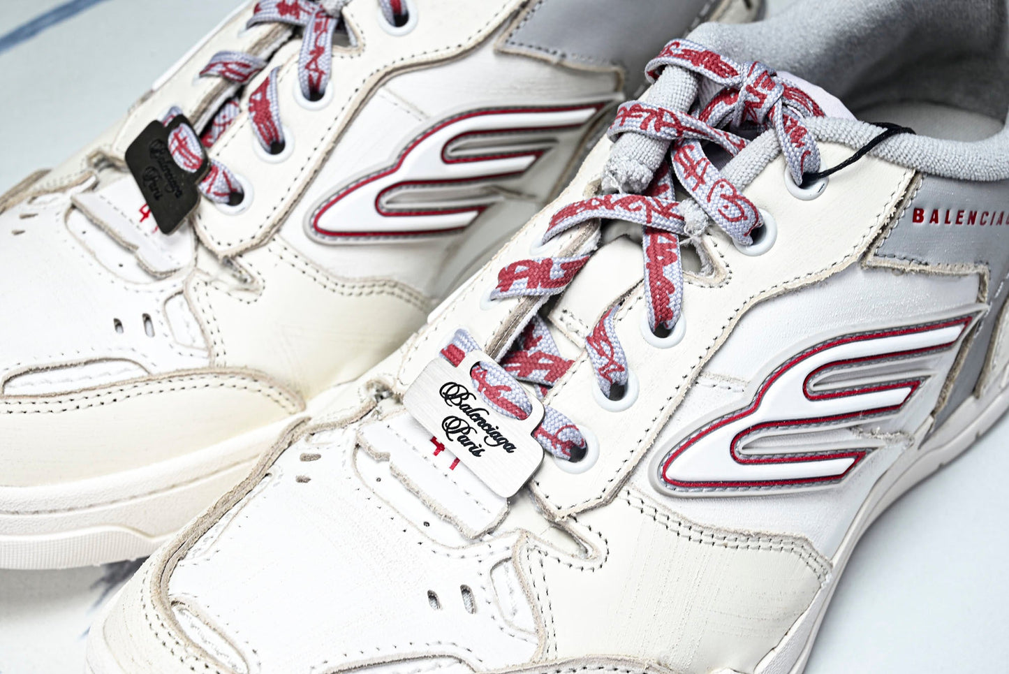 Вalenciaga Hamptons Worn-Out Sneaker 'Off-White Grey Red'