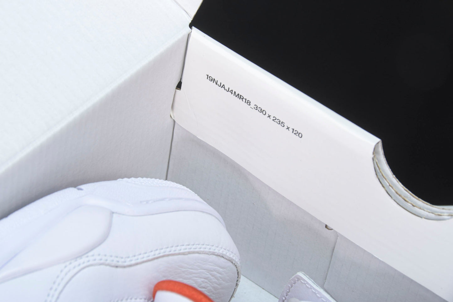 AJ4 Retro OG 'Orange Metallic' - UK 9.5 / US 10.5 / EU 44.5