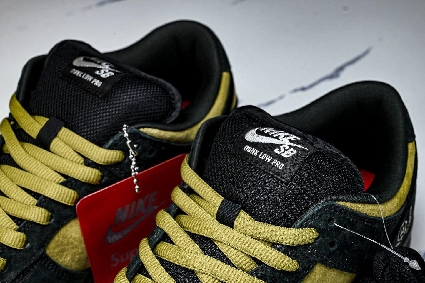 SB Dnk Low x Supreme 94 Camper Green