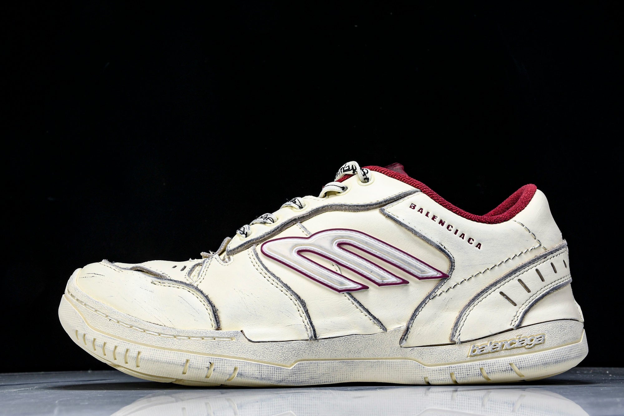 Вalenciaga Hamptons Worn-Out Sneaker 'Off-White Red'