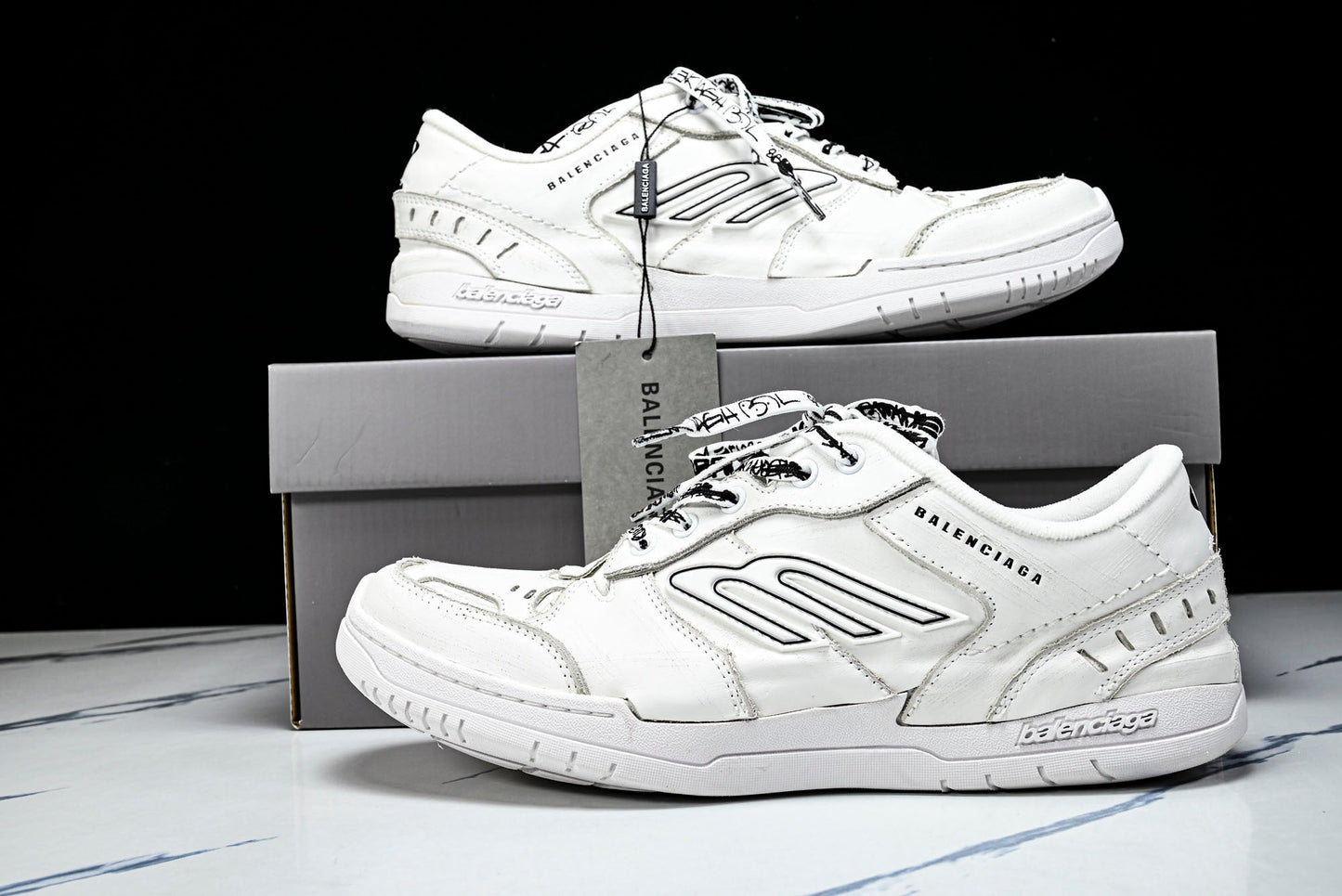 Вalenciaga Hamptons Worn-Out Sneaker 'White'