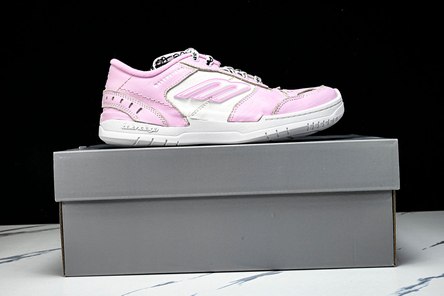 Вalenciaga Hamptons Worn-Out Sneaker 'White Pink'