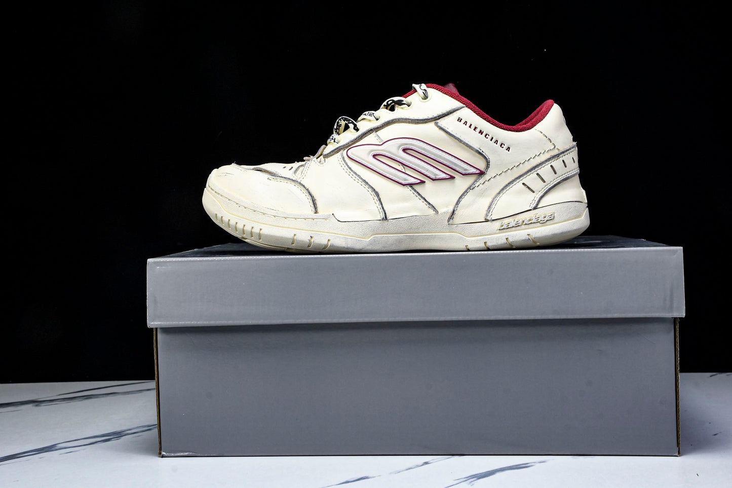 Вalenciaga Hamptons Worn-Out Sneaker 'Off-White Red'