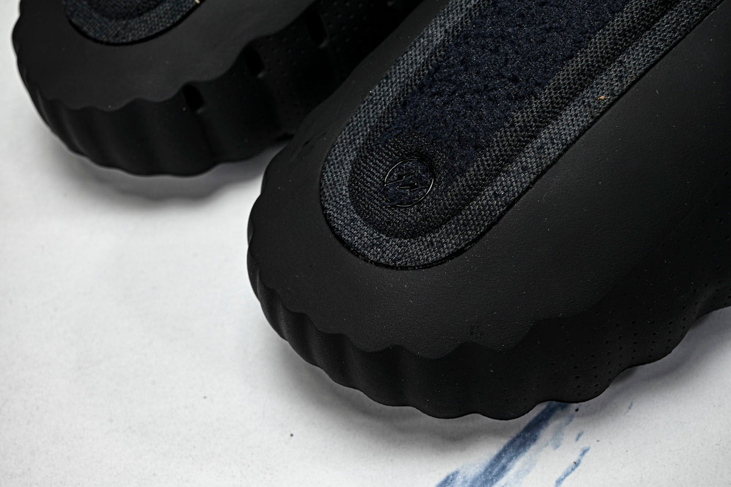 Fragment x Mind 001 Slide 'Black'